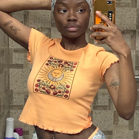 SUN MOON FLORAL CROP TOP - Picture 2 of 5